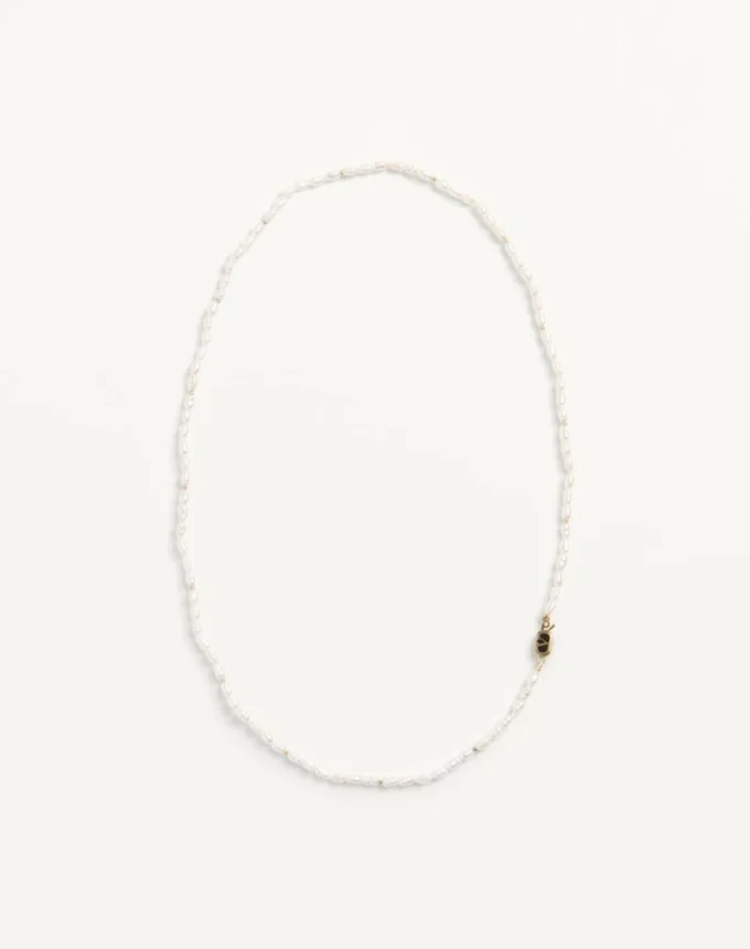 Collier ovale en métal, perles et émail