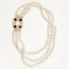 Collier Pas Plus en métal, émail, résine, perles et cristaux Swarovski® Collier Pas Plus en métal, émail, résine, perles et cristaux Swarovski®