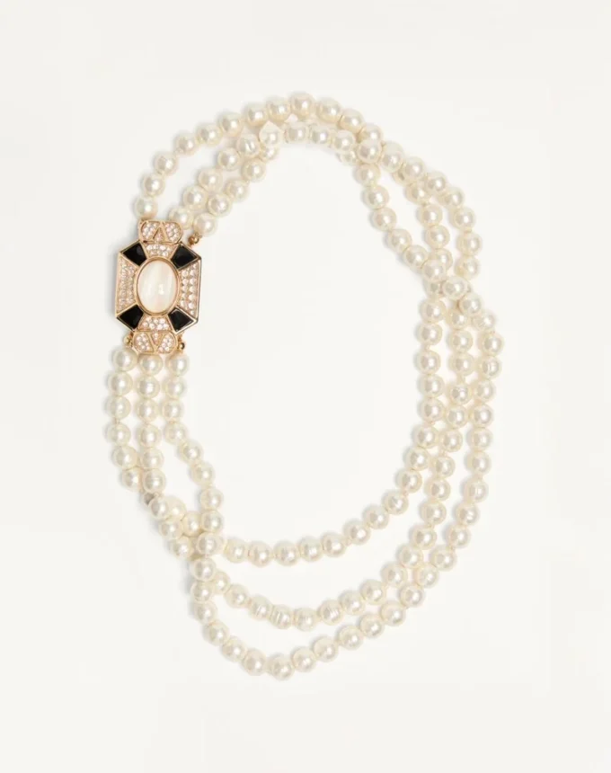 Collier Pas Plus en métal, émail, résine, perles et cristaux Swarovski® Collier Pas Plus en métal, émail, résine, perles et cristaux Swarovski®