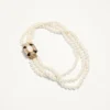 Collier Pas Plus en métal, émail, résine, perles et cristaux Swarovski® Collier Pas Plus en métal, émail, résine, perles et cristaux Swarovski®
