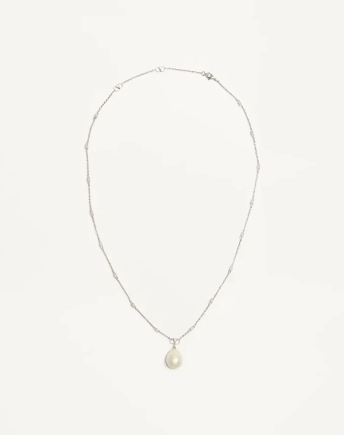 Collier Vlogo Signature en métal, perles et cristaux Swarovski® Collier Vlogo Signature en métal, perles et cristaux Swarovski®