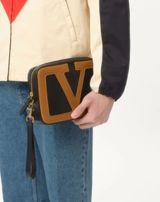 Coupe-vent à capuche en nylon avec patch VLogo