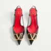 Escarpins à bride arrière en cuir de veau avec signature Vlogo 40 mm / 1,6 pouces.
