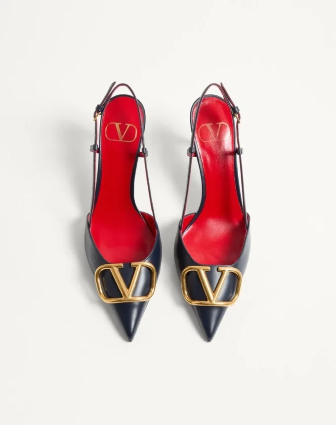 Escarpins à bride arrière en cuir de veau avec signature Vlogo, talon de 80 mm / 3,15 pouces.