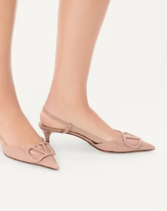 Escarpins à bride arrière en cuir verni Vlogo Signature 40 mm / 1,6 pouces