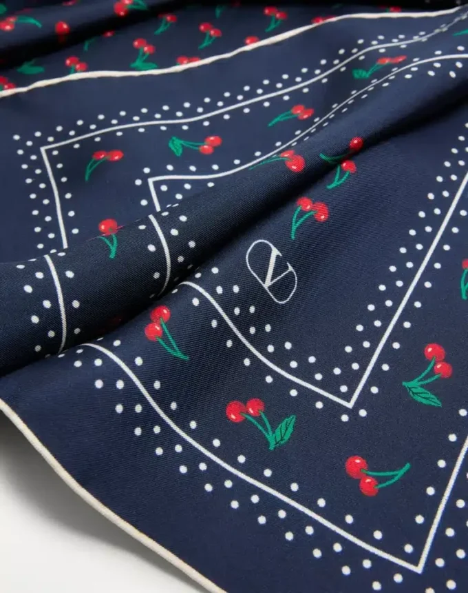 Foulard en soie Cherryfic