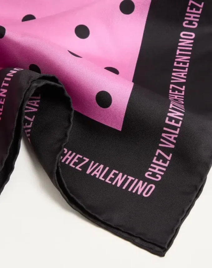 Foulard en soie Chez Valentino