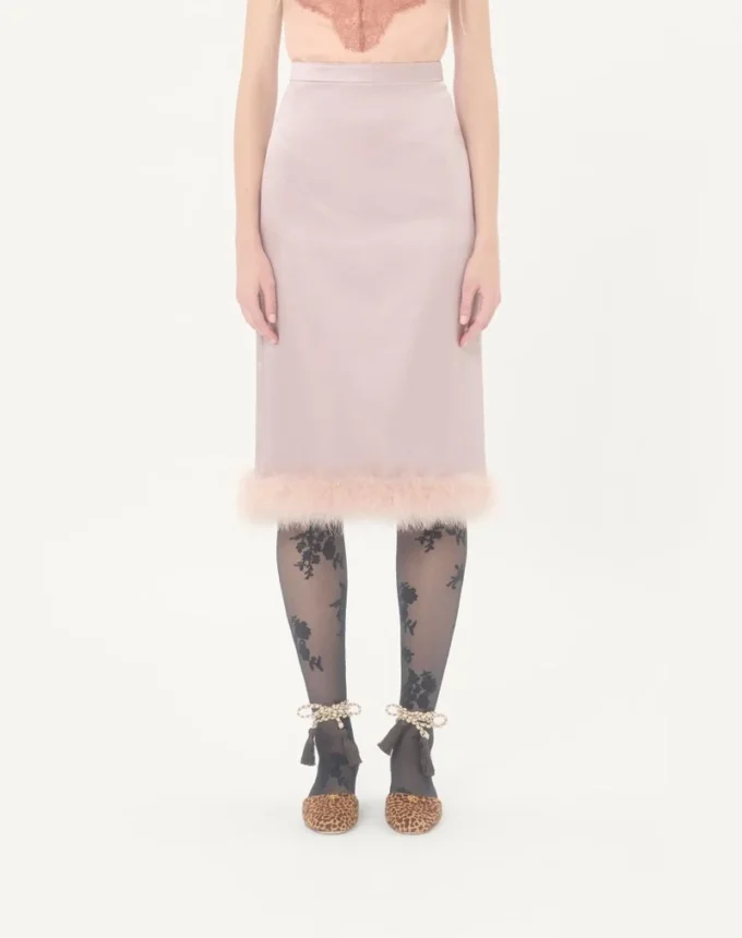 Jupe en satin avec plumes Jupe en satin avec plumes