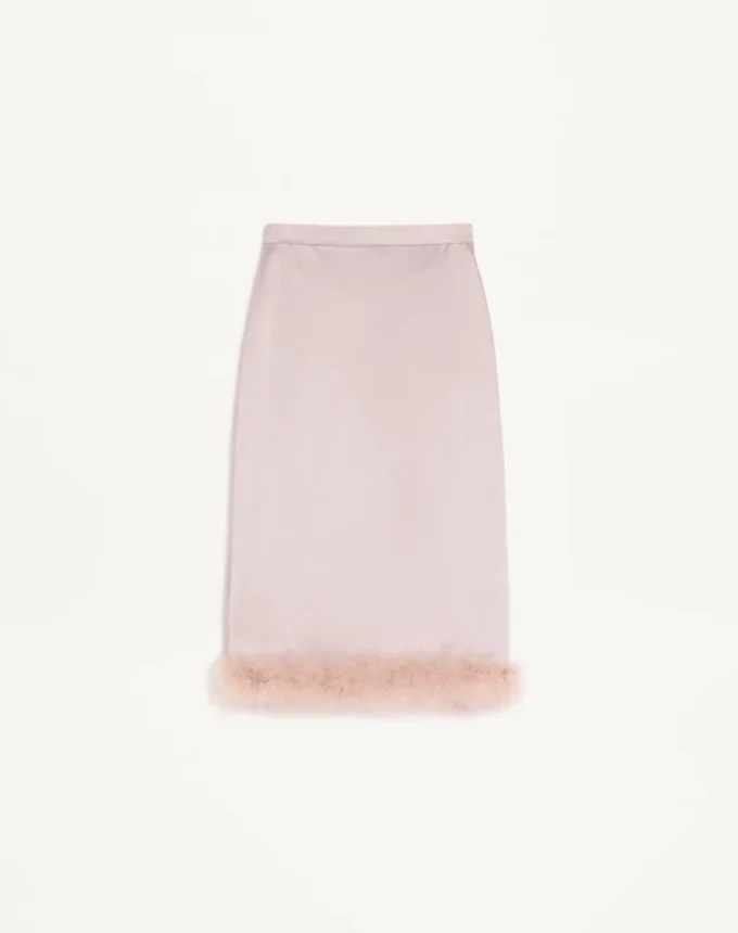 Jupe en satin avec plumes Jupe en satin avec plumes