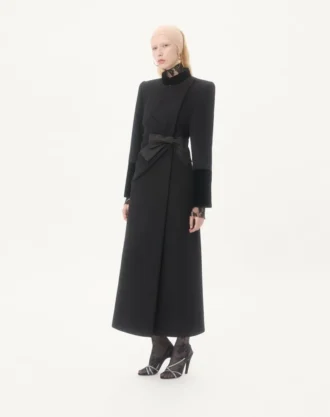 Manteau drapé compact