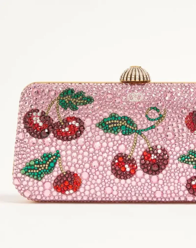 Minaudière Valentino Garavani Carry Secrets avec motif en strass Cherryfic Minaudière Valentino Garavani Carry Secrets avec motif en strass Cherryfic