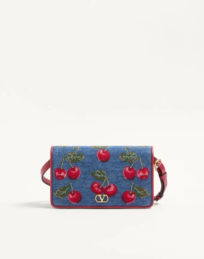 Mini sac à bandoulière en denim Vlogo Signature avec broderie Cherryfic Mini sac à bandoulière en denim Vlogo Signature avec broderie Cherryfic