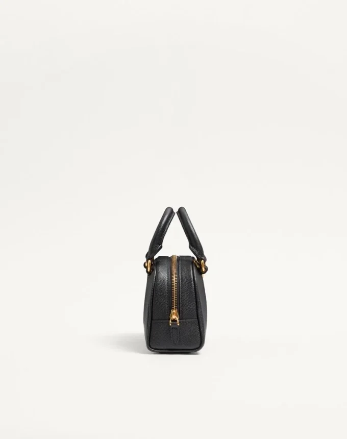 Mini sac bowling VLogo Signature en cuir de veau grainé Mini sac bowling VLogo Signature en cuir de veau grainé