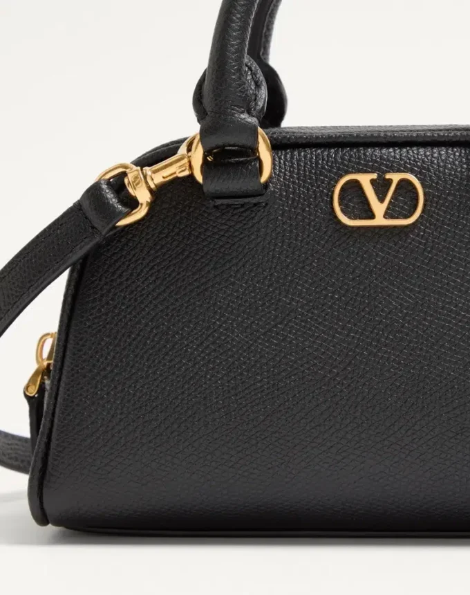 Mini sac bowling VLogo Signature en cuir de veau grainé Mini sac bowling VLogo Signature en cuir de veau grainé
