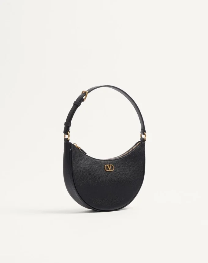 Mini sac hobo Vlogo Signature en cuir de veau grainé Mini sac hobo Vlogo Signature en cuir de veau grainé