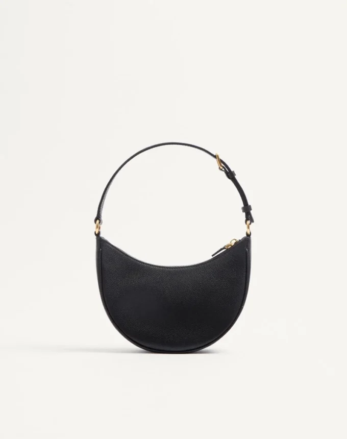 Mini sac hobo Vlogo Signature en cuir de veau grainé Mini sac hobo Vlogo Signature en cuir de veau grainé