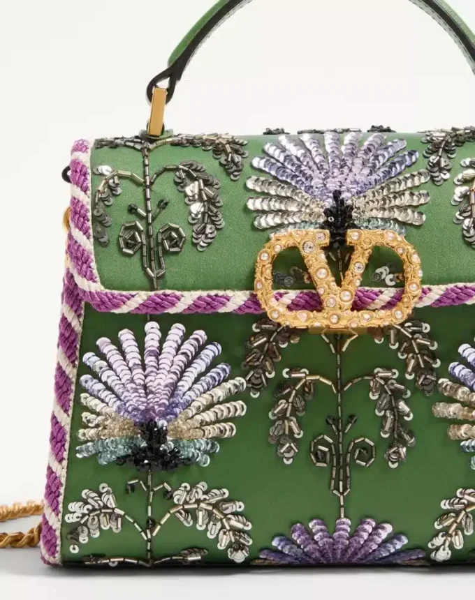 Mini sac à main brodé Valentino Garavani Vsling avec logo bijou Mini sac à main brodé Valentino Garavani Vsling avec logo bijou