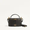 Mini sac à main Vlogo Signature en cuir de veau grainé Mini sac à main Vlogo Signature en cuir de veau grainé