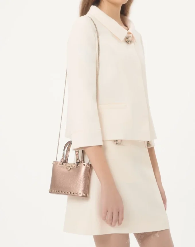 Mini sac shopping Rockstud en cuir de veau grainé laminé Mini sac shopping Rockstud en cuir de veau grainé laminé