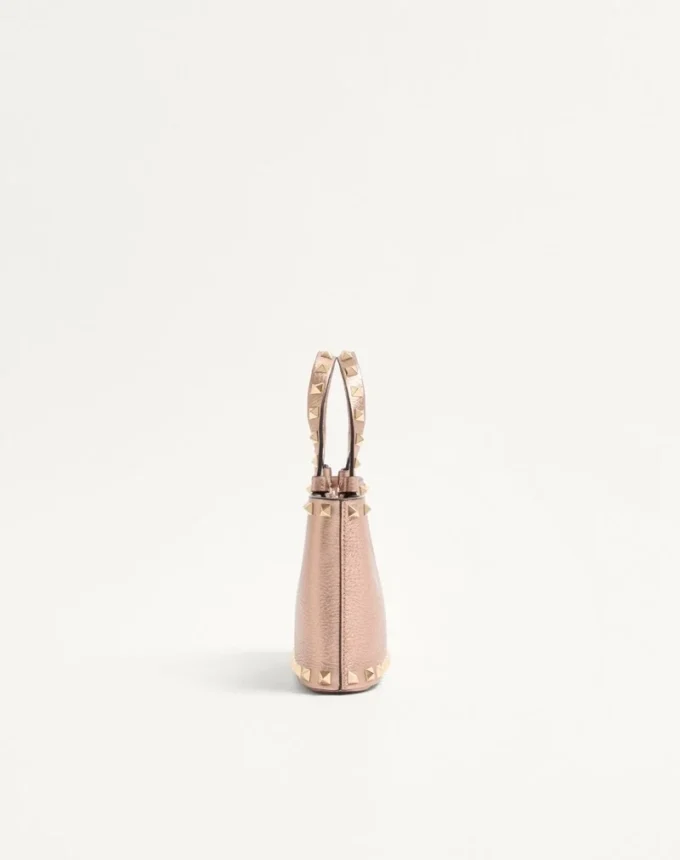 Mini sac shopping Rockstud en cuir de veau grainé laminé Mini sac shopping Rockstud en cuir de veau grainé laminé