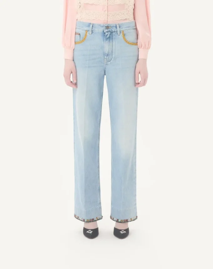 Pantalon en denim brodé Pantalon en denim brodé