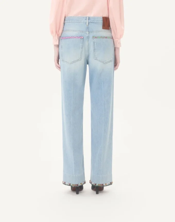 Pantalon en denim brodé Pantalon en denim brodé