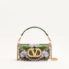 Petit sac à bandoulière brodé Valentino Garavani Locò avec logo bijou Petit sac à bandoulière brodé Valentino Garavani Locò avec logo bijou