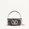 Petit sac à bandoulière brodé Valentino Garavani Locò avec logo bijou Petit sac à bandoulière brodé Valentino Garavani Locò avec logo bijou