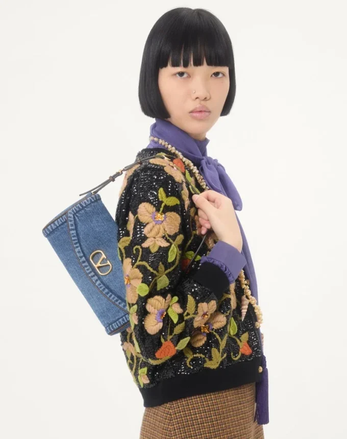 Petit sac à bandoulière en denim Valentino Garavani DeVain Petit sac à bandoulière en denim Valentino Garavani DeVain