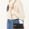 Petit sac à bandoulière Rockstud en cuir de veau grainé Petit sac à bandoulière Rockstud en cuir de veau grainé