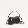 Petit sac à bandoulière Rockstud en cuir de veau grainé Petit sac à bandoulière Rockstud en cuir de veau grainé