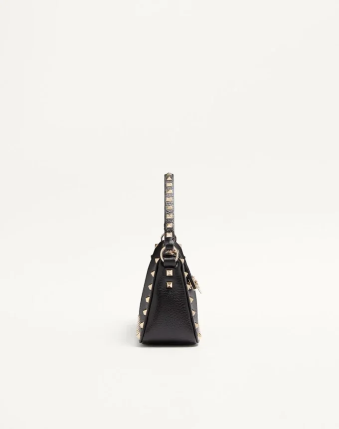 Petit sac à bandoulière Rockstud en cuir de veau grainé Petit sac à bandoulière Rockstud en cuir de veau grainé