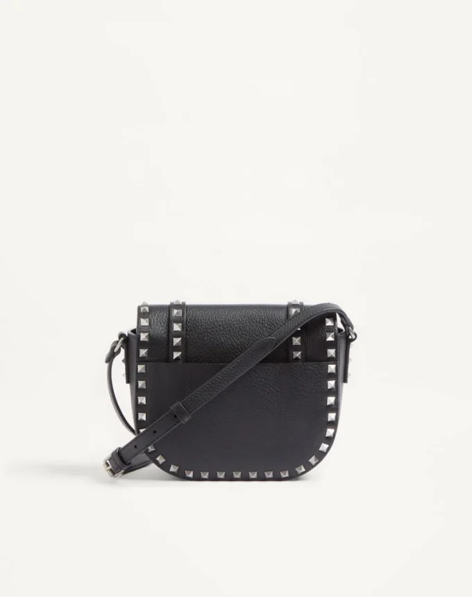 Petit sac à bandoulière Rockstud en cuir de veau grainé Petit sac à bandoulière Rockstud en cuir de veau grainé