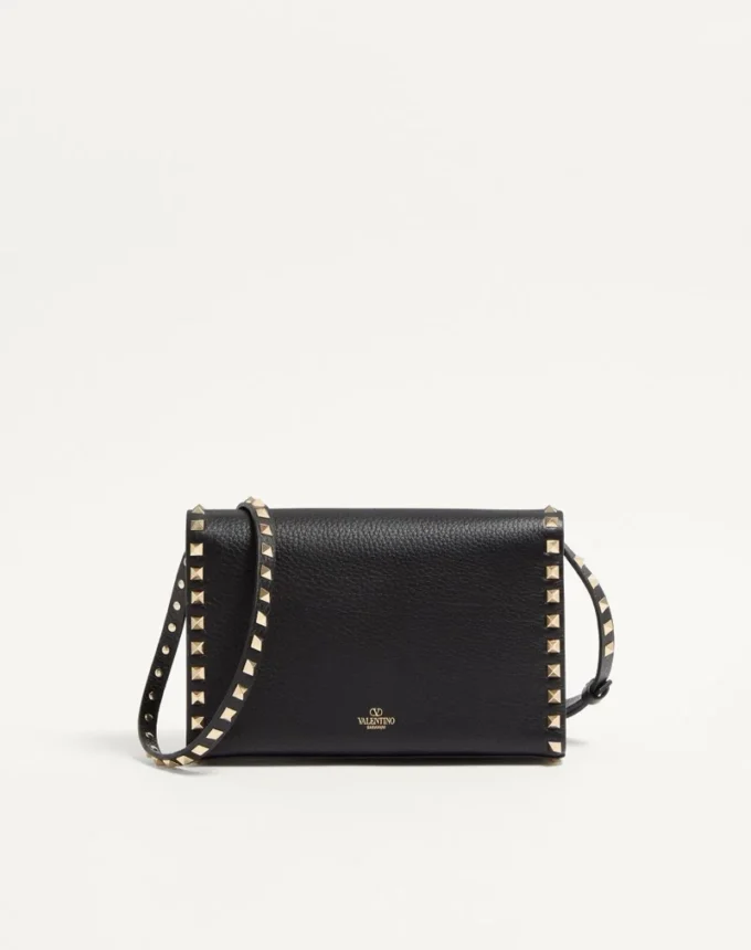 Petit sac à bandoulière Rockstud en cuir de veau grainé Petit sac à bandoulière Rockstud en cuir de veau grainé