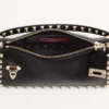 Petit sac à bandoulière Rockstud en cuir de veau grainé Petit sac à bandoulière Rockstud en cuir de veau grainé