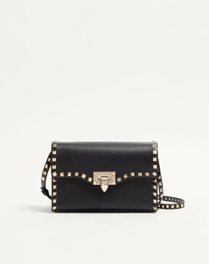 Petit sac à bandoulière Rockstud en cuir de veau grainé Petit sac à bandoulière Rockstud en cuir de veau grainé
