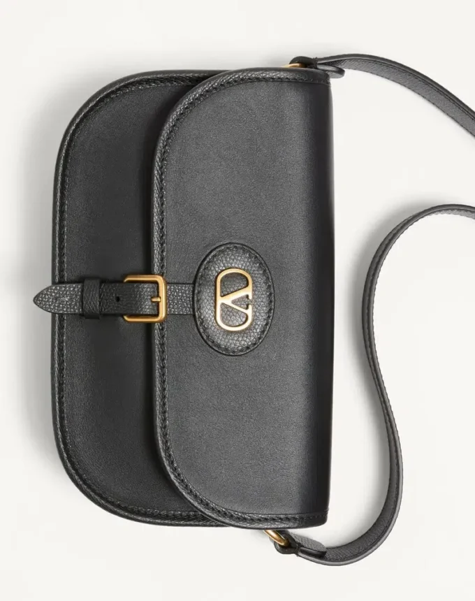 Petit sac à bandoulière Valentino Garavani Antibes en cuir de veau Petit sac à bandoulière Valentino Garavani Antibes en cuir de veau