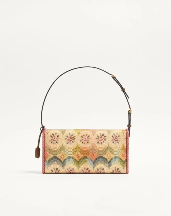 Petit sac à bandoulière Valentino Garavani DeVain en tissu jacquard Apres L’Hiver Petit sac à bandoulière Valentino Garavani DeVain en tissu jacquard Apres L’Hiver