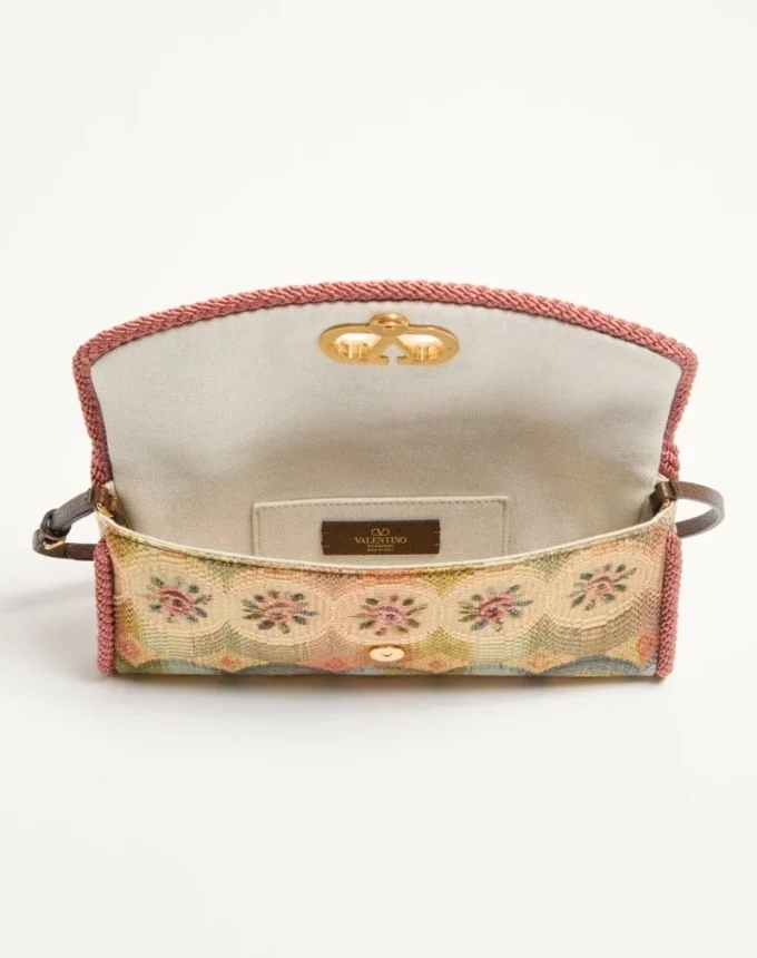 Petit sac à bandoulière Valentino Garavani DeVain en tissu jacquard Apres L’Hiver Petit sac à bandoulière Valentino Garavani DeVain en tissu jacquard Apres L’Hiver