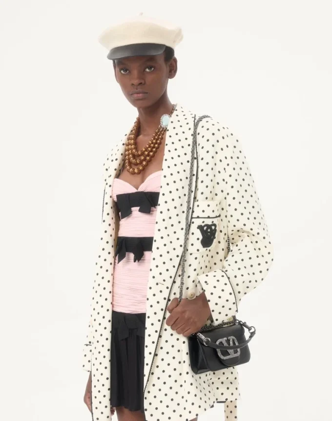 Petit sac à bandoulière Valentino Garavani Locò avec logo bijou Petit sac à bandoulière Valentino Garavani Locò avec logo bijou