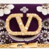 Petit sac à bandoulière Valentino Garavani Locò brodé du logo bijou Petit sac à bandoulière Valentino Garavani Locò brodé du logo bijou