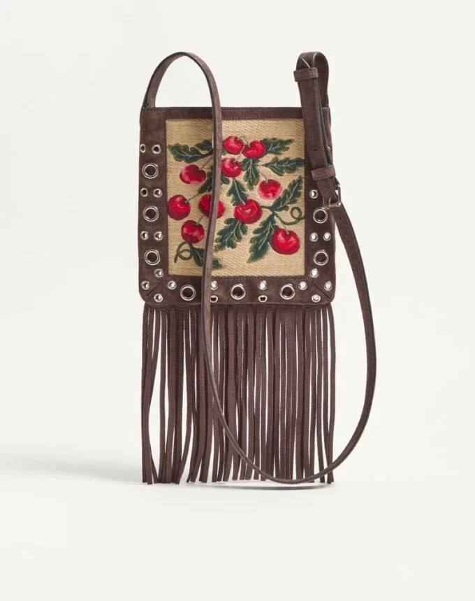 Petit sac à bandoulière Valentino Garavani Nellcôte en raphia jacquard avec motif Cherryfic Petit sac à bandoulière Valentino Garavani Nellcôte en raphia jacquard avec motif Cherryfic