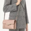 Petit sac à bandoulière Valentino Garavani Rockstud en cuir de veau grainé laminé Petit sac à bandoulière Valentino Garavani Rockstud en cuir de veau grainé laminé