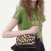 Petit sac à bandoulière Valentino Garavani Vain en cuir de veau effet poney avec imprimé animalier Petit sac à bandoulière Valentino Garavani Vain en cuir de veau effet poney avec imprimé animalier