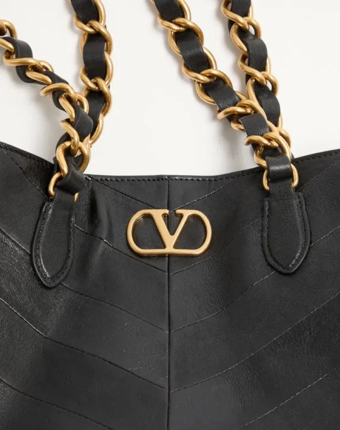 Petit sac cabas Valentino Garavani Laseine en cuir nappa à motif chevron Petit sac cabas Valentino Garavani Laseine en cuir nappa à motif chevron