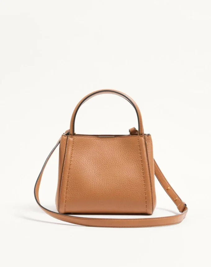 Petit sac à main Valentino Garavani Alltime en cuir de veau grainé avec bandoulière brodée Petit sac à main Valentino Garavani Alltime en cuir de veau grainé avec bandoulière brodée