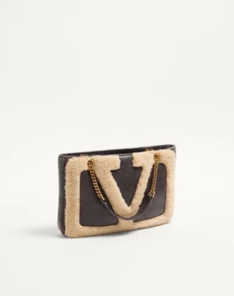 Petit sac shopping en peau de mouton Valentino Garavani Viva Superstar