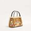 Petit sac shopping Valentino Garavani en daim brodé avec doublure en peau de mouton Petit sac shopping Valentino Garavani en daim brodé avec doublure en peau de mouton