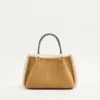 Petit sac shopping Valentino Garavani en daim brodé avec doublure en peau de mouton Petit sac shopping Valentino Garavani en daim brodé avec doublure en peau de mouton