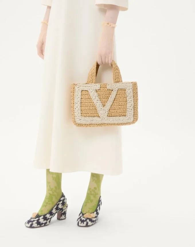 Petit sac shopping Valentino Garavani Viva Superstar en raphia Petit sac shopping Valentino Garavani Viva Superstar en raphia